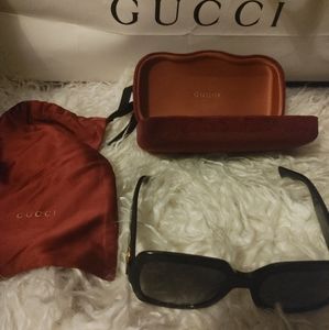 Gucci oversized sunglasses